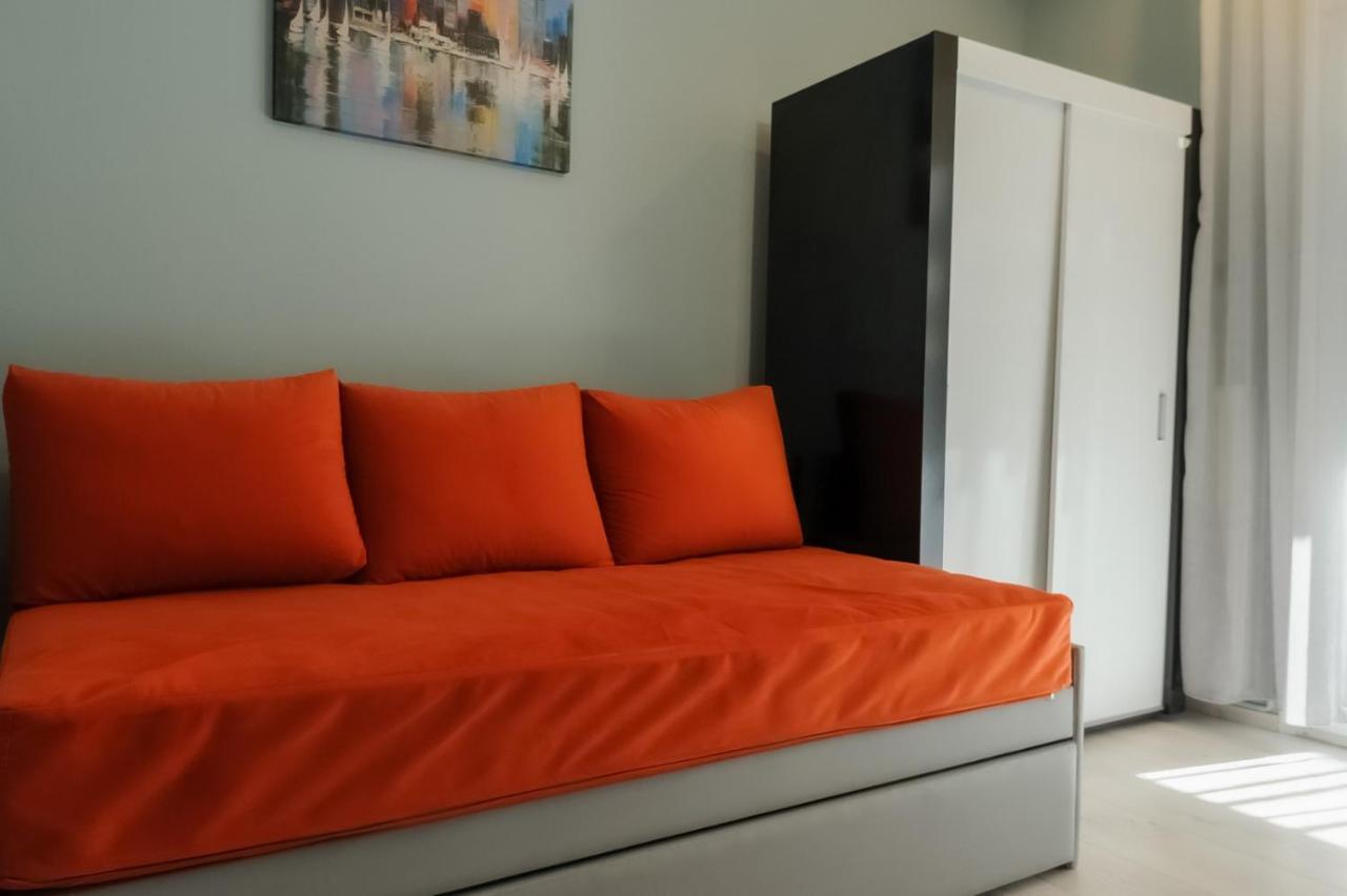 4 Colours Apartment Tesalonika Bagian luar foto