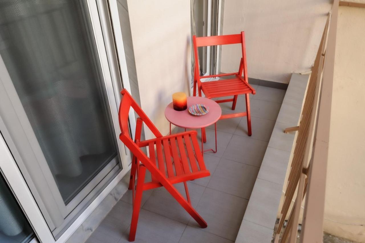 4 Colours Apartment Tesalonika Bagian luar foto