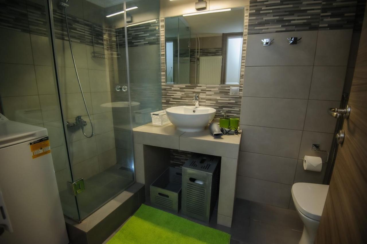 4 Colours Apartment Tesalonika Bagian luar foto